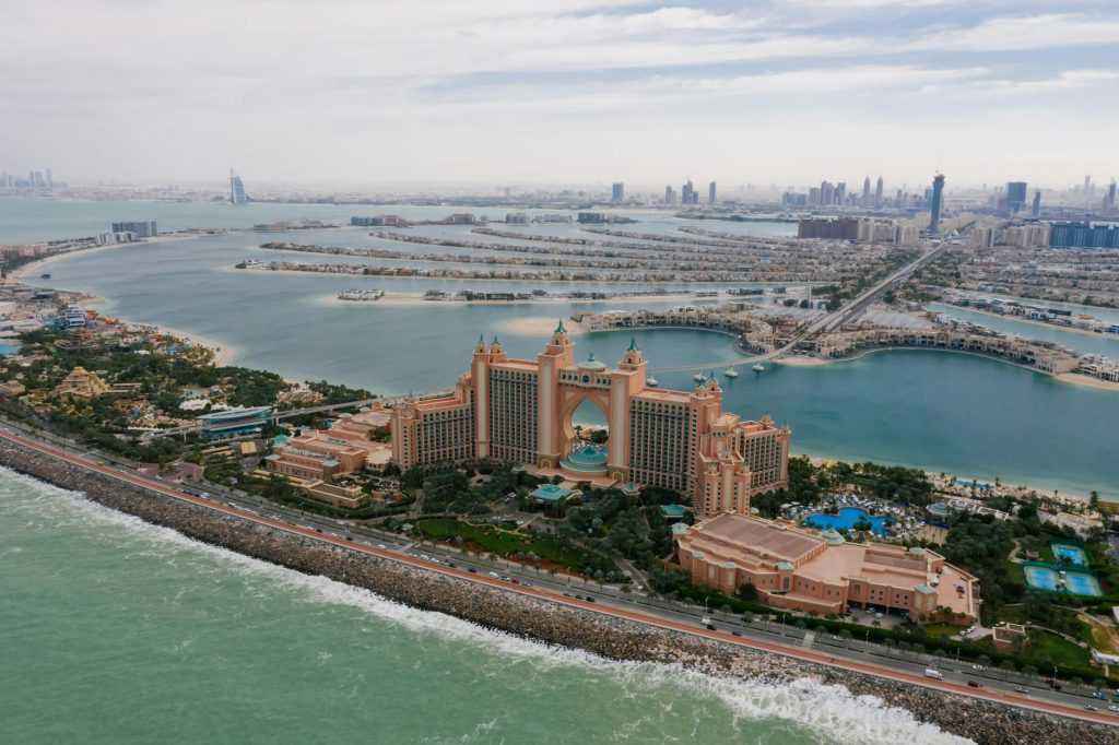  Palm Jumeirah – Sztuczna wyspa pełna luksusu 