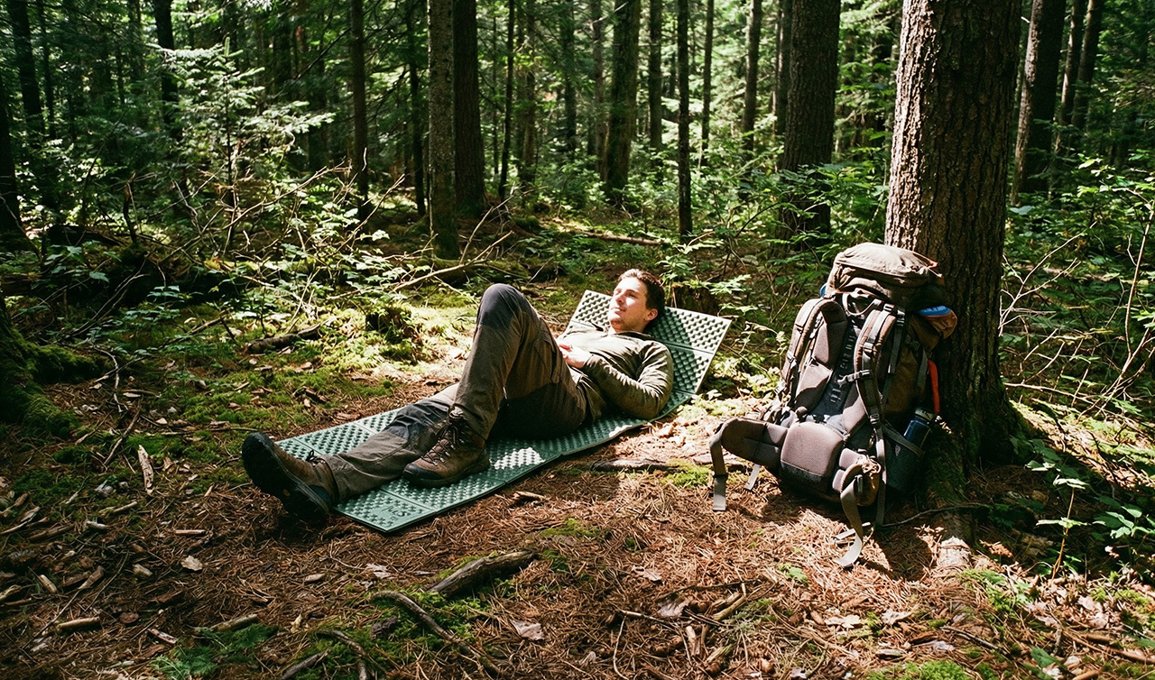 Wygodna wyprawa zaczyna się od sprzętu, który wspiera ruch, odpoczynek i dobrą organizację